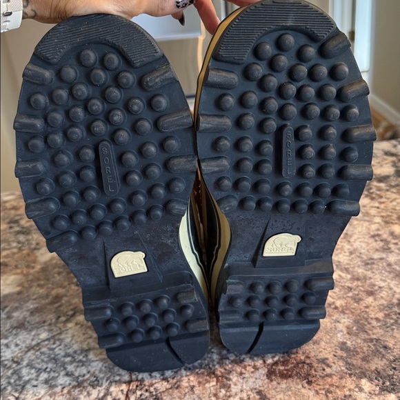 Sorel Caribou Tan and Black Winter Boots - Picture 7 of 8